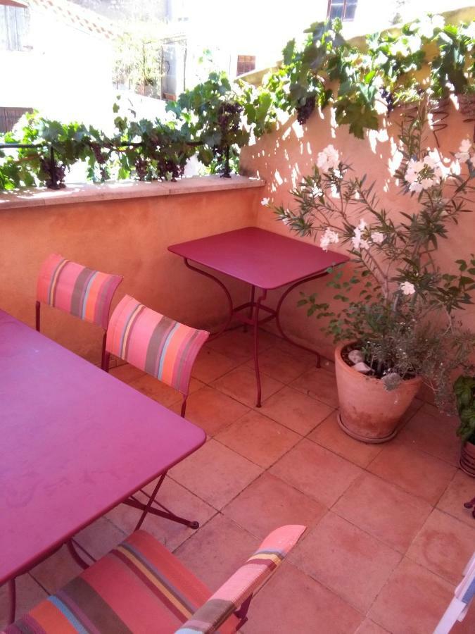 La Maison Derriere La Fontaine Buis-les-Baronnies Εξωτερικό φωτογραφία